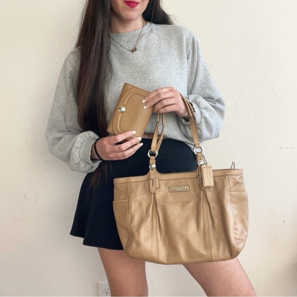 COACH Gallery Leather Tote Shoulder Bag + Wallet Camel Brown - Picture 1 of 16